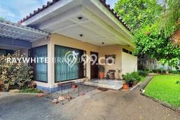 Rumah Elit LB 325m2 Siap Pakai Desain Elegan di Bintaro, Jakarta Selatan Rumah Elit LB 325m2 Siap Pakai Desain Elegan di Bintaro, Jakarta Selatan