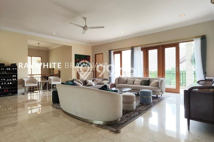Rumah Luxury Modern Siap Huni di Kemang Jakarta Selatan Rumah Luxury Modern Siap Huni di Kemang Jakarta Selatan