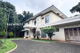 Rumah Mewah LB 852m2 Siap Huni Desain Elegan di Pondok Indah, Jakarta Selatan Rumah Mewah LB 852m2 Siap Huni Desain Elegan di Pondok Indah, Jakarta Selatan