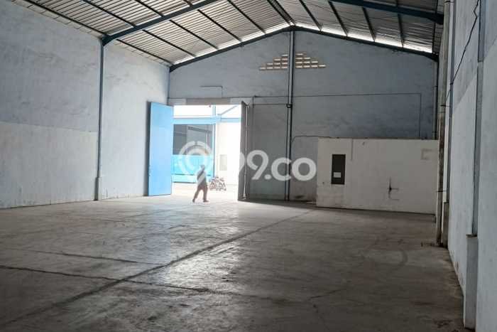 Gudang disewakan di Benda Tangerang dengan luas bangunan 392m2 Gudang disewakan di Benda Tangerang dengan luas bangunan 392m2