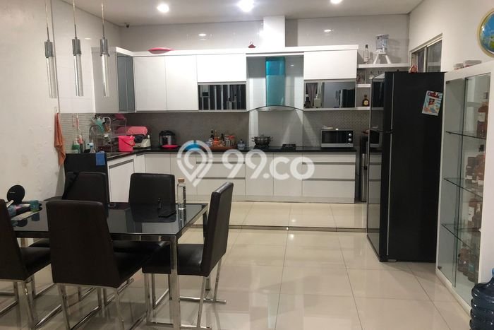 Jual Rumah Mewah Megah Dengan View Cantik di Puri Mansion, Jakarta Barat Jual Rumah Mewah Megah Dengan View Cantik di Puri Mansion, Jakarta Barat