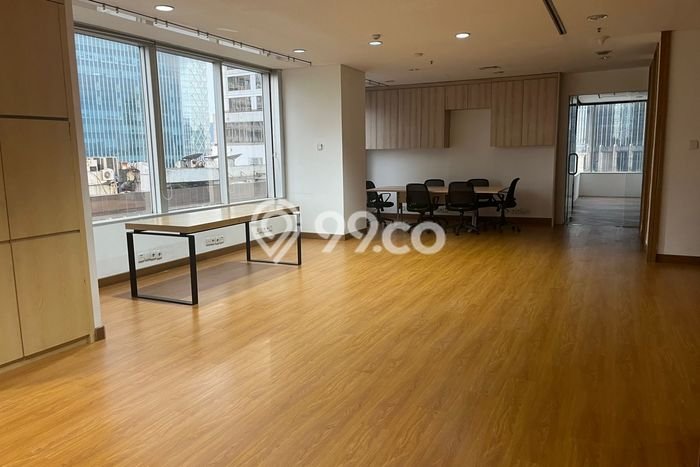 Disewakan Kantor komersial di Kebayoran Baru luas bangunan 300m2 Disewakan Kantor komersial di Kebayoran Baru luas bangunan 300m2