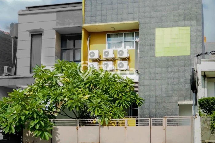 Jual Rumah Mewah Megah Dengan View Eksklusif di Slipi, Jakarta Barat Jual Rumah Mewah Megah Dengan View Eksklusif di Slipi, Jakarta Barat