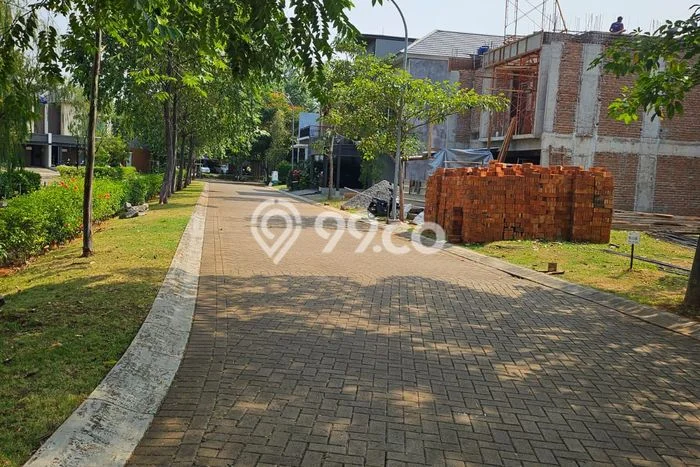 Lahan Dijual Lokasi Strategis di Tangerang Selatan dengan Luas 137m2 Lahan Dijual Lokasi Strategis di Tangerang Selatan dengan Luas 137m2