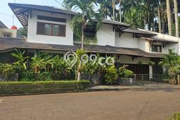 Jual Cepat Hunian Mewah Klasik di Tangerang Selatan Jual Cepat Hunian Mewah Klasik di Tangerang Selatan