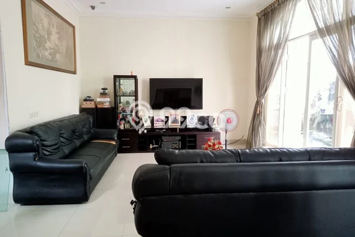 Rumah Cantik Siap Pakai Di Serpong Luas 320m2 Aman Rumah Cantik Siap Pakai Di Serpong Luas 320m2 Aman