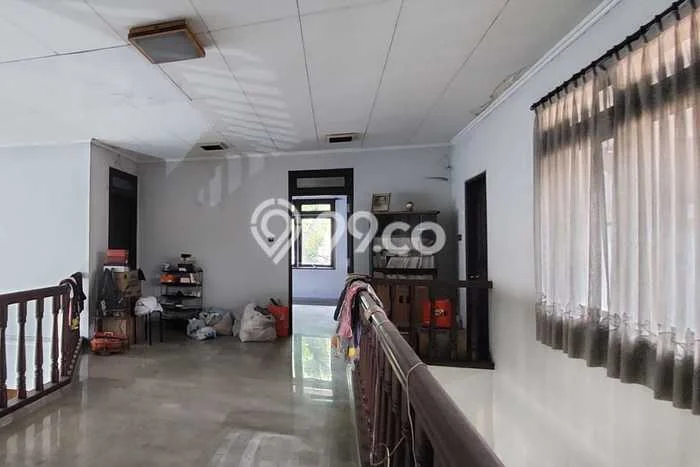 Jual Rumah Luas Elegan Dengan View Eksklusif di Slipi, Jakarta Barat Jual Rumah Luas Elegan Dengan View Eksklusif di Slipi, Jakarta Barat