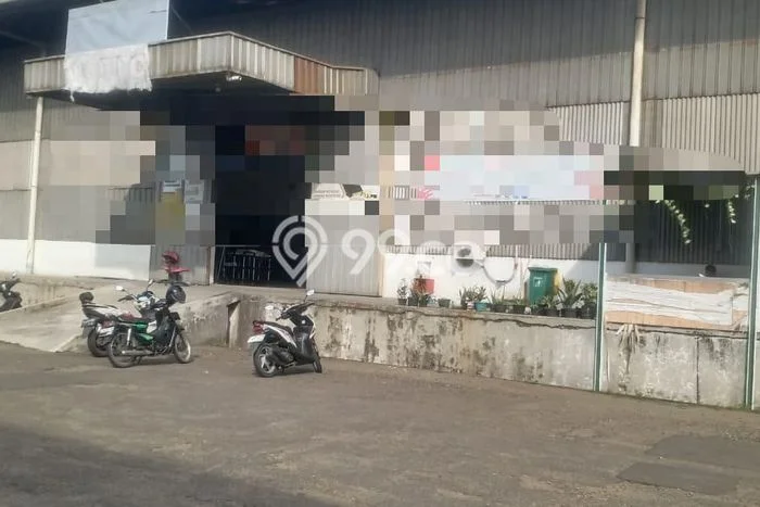 Unit Gudang Disewakan di Kalideres di Area Ramai & Strategis Unit Gudang Disewakan di Kalideres di Area Ramai & Strategis