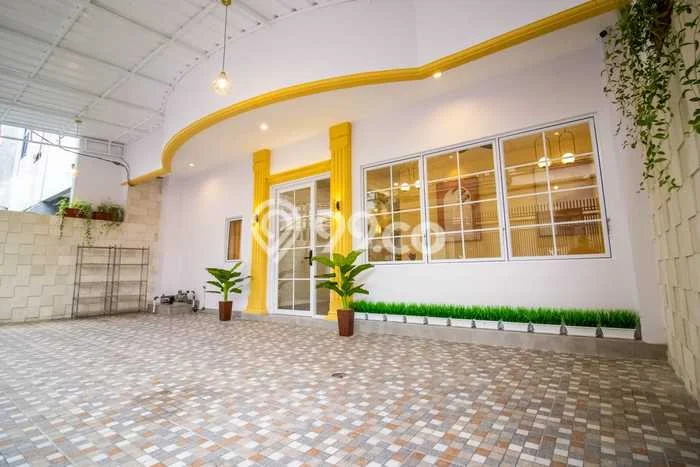 Komersial Dijual di Jakarta Barat LT 181m2 & LB 675m2 Lokasi Terbaik! Komersial Dijual di Jakarta Barat LT 181m2 & LB 675m2 Lokasi Terbaik!