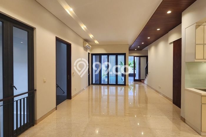 Dijual Rumah Premium dengan Fasilitas Sekitar Komplit di Cilandak, Jakarta Selatan Dijual Rumah Premium dengan Fasilitas Sekitar Komplit di Cilandak, Jakarta Selatan