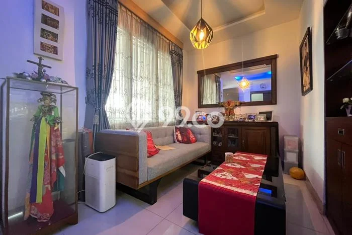 Ready to Use! Luxury House LT 200m2 Desain Modern di Pondok Labu Ready to Use! Luxury House LT 200m2 Desain Modern di Pondok Labu