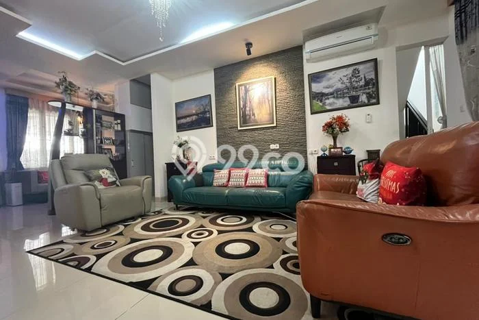 Ready to Use! Luxury House LT 200m2 Desain Modern di Pondok Labu Ready to Use! Luxury House LT 200m2 Desain Modern di Pondok Labu