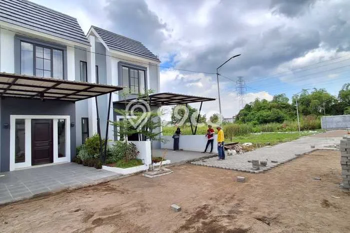 Jual Rumah Harga Miring Manyar Punya 2 Kamar & LT 55m2 Jual Rumah Harga Miring Manyar Punya 2 Kamar & LT 55m2