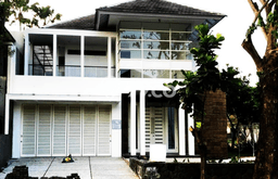 Jual Rumah Luas Elegan Dengan View Cantik di Citraland, Surabaya Jual Rumah Luas Elegan Dengan View Cantik di Citraland, Surabaya