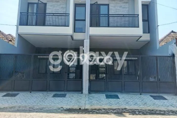 Rumah Strategis Minimalis Lb 150m2 di Rungkut, Surabaya Rumah Strategis Minimalis Lb 150m2 di Rungkut, Surabaya