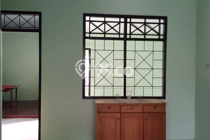 Lokasi terbaik! Rumah siap pakai disewakan di Pamulang LB 130m2 Lokasi terbaik! Rumah siap pakai disewakan di Pamulang LB 130m2