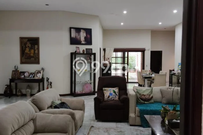 Hunian Mewah Dijual LT 676m2 di Menteng, Jakarta Pusat Hunian Mewah Dijual LT 676m2 di Menteng, Jakarta Pusat
