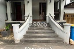Siap Huni Rumah Mewah 5 Kamar di Menteng Dekat ke Mana Pun Siap Huni Rumah Mewah 5 Kamar di Menteng Dekat ke Mana Pun