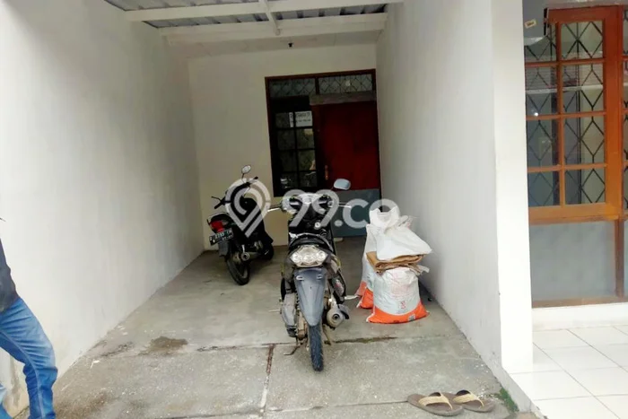 Disewakan Rumah Murah di Taman Kopo Indah Bandung dengan 2 KT Disewakan Rumah Murah di Taman Kopo Indah Bandung dengan 2 KT