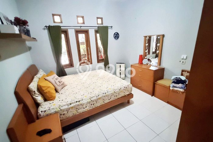 Dijual Rumah Eksklusif 2 KT di Taman Holis Indah, Bandung Dijual Rumah Eksklusif 2 KT di Taman Holis Indah, Bandung