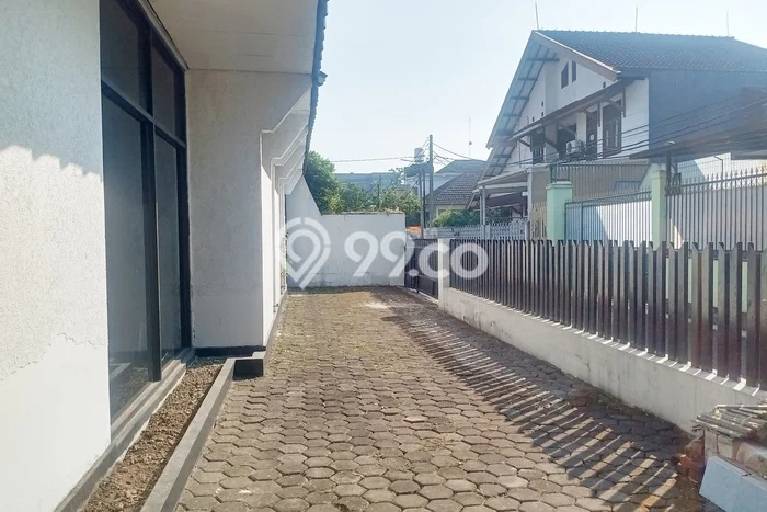 Disewakan! Rumah 6 Kamar Tidur &
3 Kamar Mandi di Buah Batu, Bandung Disewakan! Rumah 6 Kamar Tidur &
3 Kamar Mandi di Buah Batu, Bandung