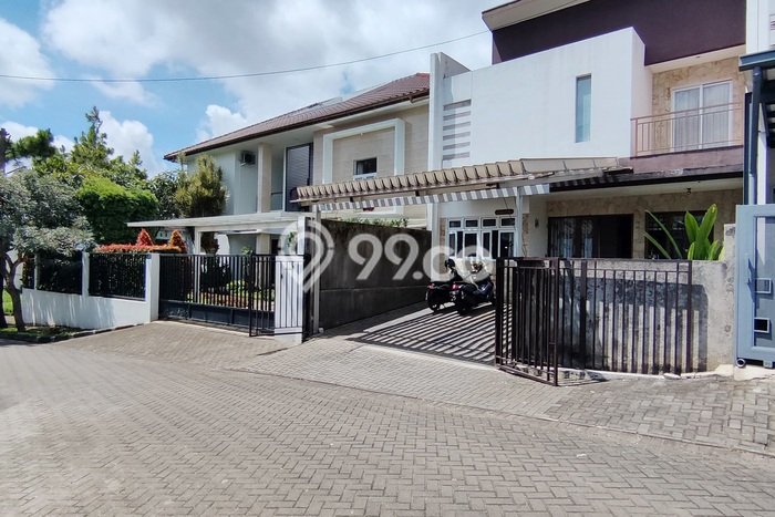 Rumah Mewah LB 280m2 Siap Huni Desain Elegan di Parongpong, Bandung Rumah Mewah LB 280m2 Siap Huni Desain Elegan di Parongpong, Bandung