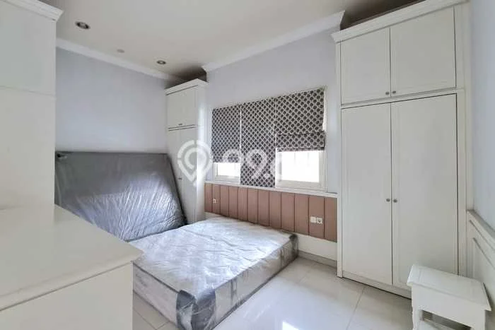 Rumah Disewakan Surabaya LT 562m2 LB 375m2 Area Galaxy Rumah Disewakan Surabaya LT 562m2 LB 375m2 Area Galaxy