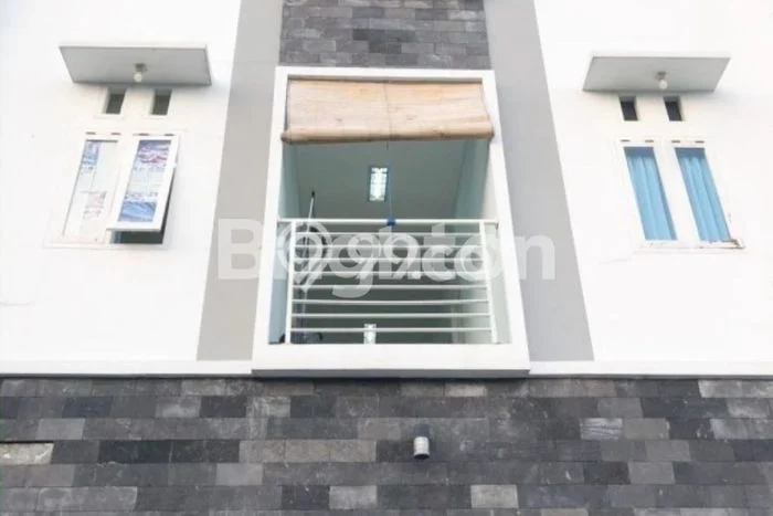 Best Deal Hunian Mewah Ideal dan Luas di Tenggilis Mejoyo, Surabaya Best Deal Hunian Mewah Ideal dan Luas di Tenggilis Mejoyo, Surabaya