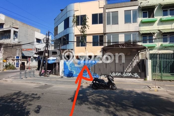 Ruko Dijual di Prime Area Surabaya Luas 175m2 Ruko Dijual di Prime Area Surabaya Luas 175m2