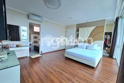 Untuk Dijual Apartemen Mewah 4 Bedroom di Surabaya Dekat ke Fasilitas Publik Untuk Dijual Apartemen Mewah 4 Bedroom di Surabaya Dekat ke Fasilitas Publik