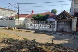 Rumah Mewah LB 268m2 Siap Pakai Desain Elegan di Sukomanunggal, Surabaya Rumah Mewah LB 268m2 Siap Pakai Desain Elegan di Sukomanunggal, Surabaya