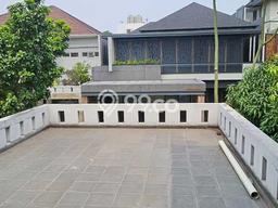Rumah Elit LB 300m2 Siap Pakai Desain Elegan di Alam Sutera, Tangerang Rumah Elit LB 300m2 Siap Pakai Desain Elegan di Alam Sutera, Tangerang