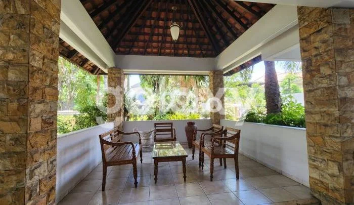 Sewa Rumah Nyaman LT 1825m2 / LB 1825m2 di Graha, Surabaya Sewa Rumah Nyaman LT 1825m2 / LB 1825m2 di Graha, Surabaya