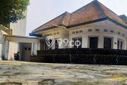 For Sale! Premium House LT 1268m2 Desain Elegan di Pajajaran For Sale! Premium House LT 1268m2 Desain Elegan di Pajajaran