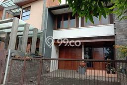For Sale! Premium House LT 210m2 Desain Elegan di Setra Duta For Sale! Premium House LT 210m2 Desain Elegan di Setra Duta