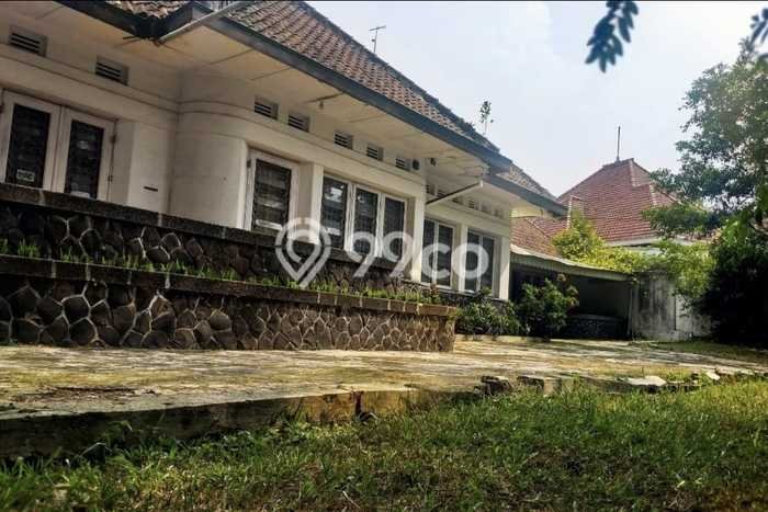 For Sale! Premium House LT 1268m2 Desain Elegan di Pajajaran For Sale! Premium House LT 1268m2 Desain Elegan di Pajajaran
