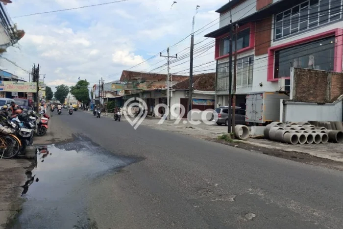 Ruko Disewakan di Godean, Luas 1150m², Lokasi Komersial, Akses Strategis Ruko Disewakan di Godean, Luas 1150m², Lokasi Komersial, Akses Strategis