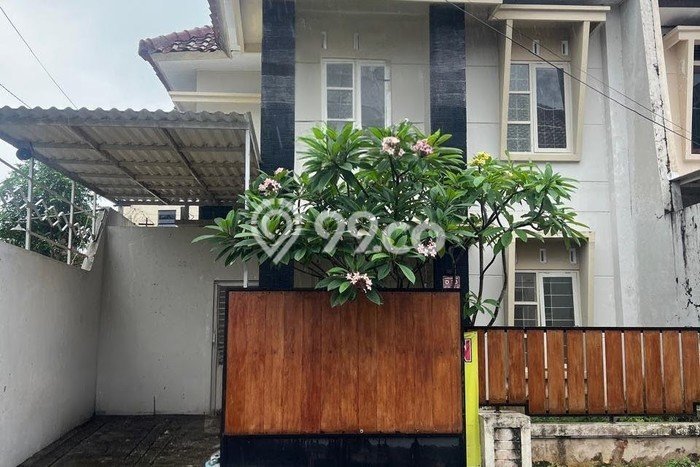 Rumah di , Dekat Tol, 2 KM, Luas 110m2m² Bangunan 130m2m² Rumah di , Dekat Tol, 2 KM, Luas 110m2m² Bangunan 130m2m²