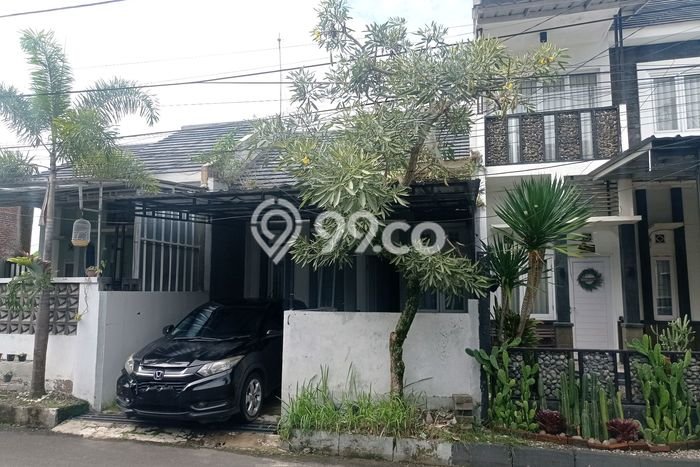 Rumah Terawat di Cihanjuang, Bandung, LT 72m2m², LB 60m2m² Rumah Terawat di Cihanjuang, Bandung, LT 72m2m², LB 60m2m²
