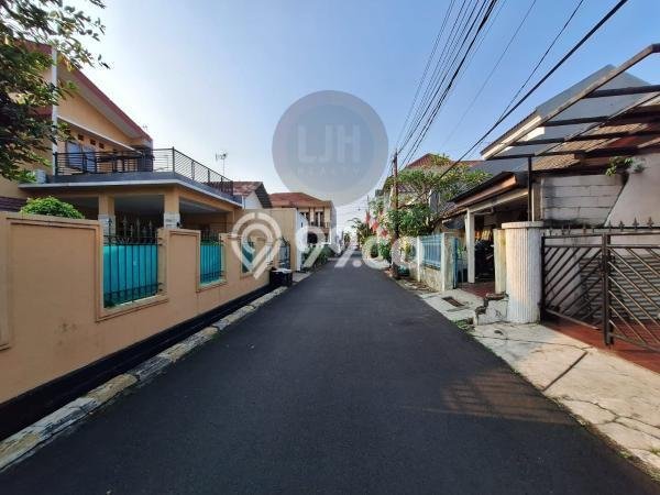 Ready to Use! Luxury House LT 241m2 Desain Elegan di Pekayon Ready to Use! Luxury House LT 241m2 Desain Elegan di Pekayon