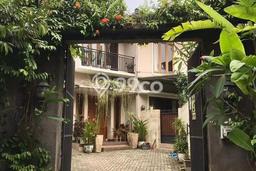 Ready to Use! Premium House LT 440m2 Desain Modern di Lebak Bulus Ready to Use! Premium House LT 440m2 Desain Modern di Lebak Bulus