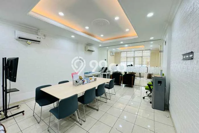 Ruko Dijual di Jakarta Selatan LT 72m2 & LB 238m2 Lokasi Terbaik! Ruko Dijual di Jakarta Selatan LT 72m2 & LB 238m2 Lokasi Terbaik!