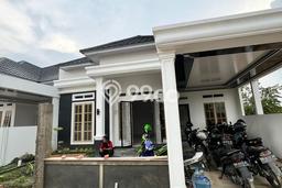 Rumah Modern Cantik 3 KT Siap Huni di Marpoyan Damai Rumah Modern Cantik 3 KT Siap Huni di Marpoyan Damai