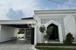 For Sale Rumah 3 Kamar Lokasi Ideal Nyaman dan Strategis di Tampan For Sale Rumah 3 Kamar Lokasi Ideal Nyaman dan Strategis di Tampan