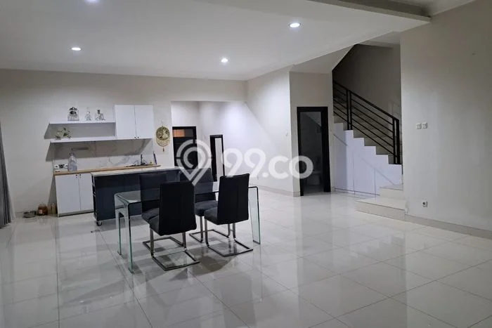 RARE UNIT! Rumah di , 5 KM, Pemandangan Indah, Luas 270m2m² Bangunan 600m2m² RARE UNIT! Rumah di , 5 KM, Pemandangan Indah, Luas 270m2m² Bangunan 600m2m²
