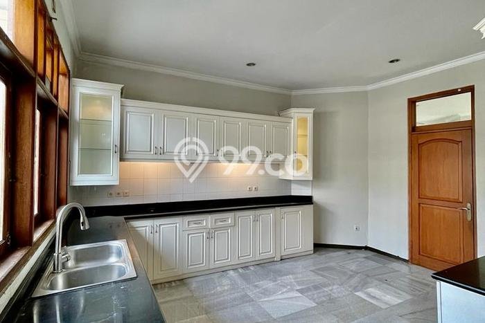 Rumah Elit LB 500m2 Siap Pakai Desain Elegan di Kemang, Jakarta Selatan Rumah Elit LB 500m2 Siap Pakai Desain Elegan di Kemang, Jakarta Selatan