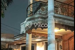Rumah Luxury Modern Tanpa Renovasi di Pejaten Jakarta Selatan Rumah Luxury Modern Tanpa Renovasi di Pejaten Jakarta Selatan
