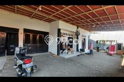 For Sale! Luxury House LT 300m2 Desain Elegan di Kebagusan For Sale! Luxury House LT 300m2 Desain Elegan di Kebagusan