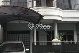 KESEMPATAN TERBAIK! Rumah Nyaman di Buah Batu, Luas 108m² Bangunan 160m² KESEMPATAN TERBAIK! Rumah Nyaman di Buah Batu, Luas 108m² Bangunan 160m²