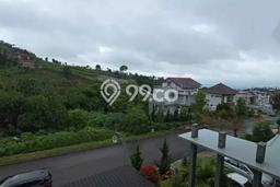 Rumah dengan Lokasi Strategis 5 KT di Dago, Bandung Rumah dengan Lokasi Strategis 5 KT di Dago, Bandung